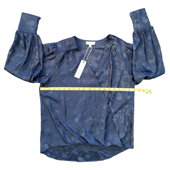 Status By Chenault Women's Navy Blue Floral Crossover Long-Sleeve Blouse Size M - Picture 7 of 11